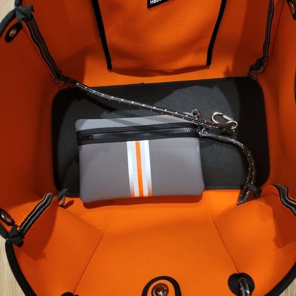 HAUTE SHORE Gray and Orange Shoulder Bag - Picture 10 of 13